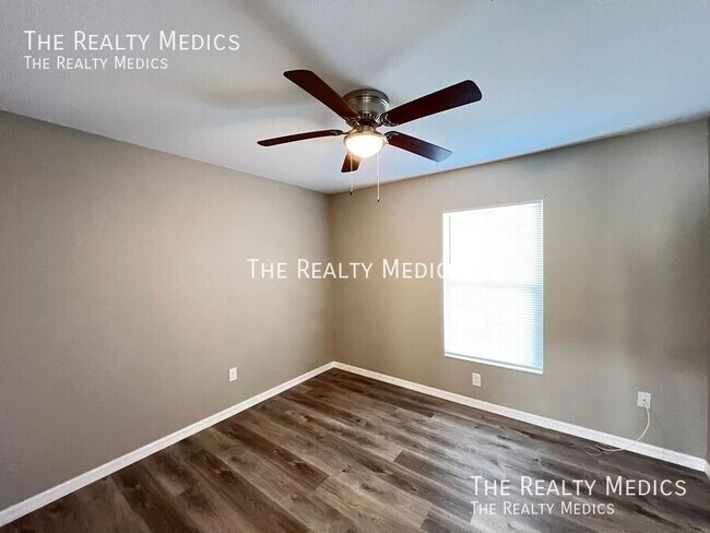 Building Photo - 405 Malauka Loop