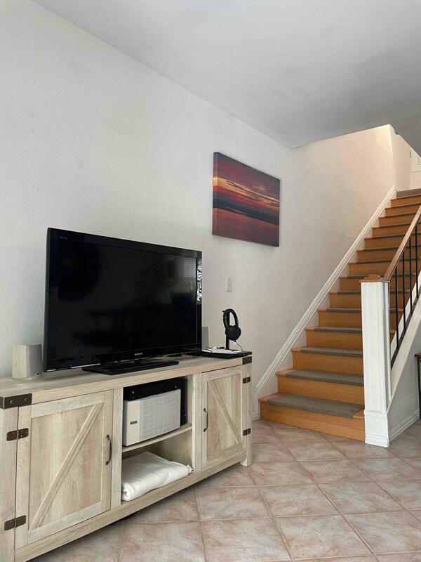 Building Photo - 1412 Graham St