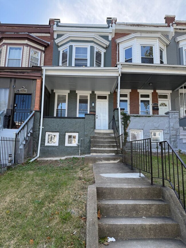 Primary Photo - Newly Renovated 4BR/2BA Family Home in Winchester – Modern Kitchen & More