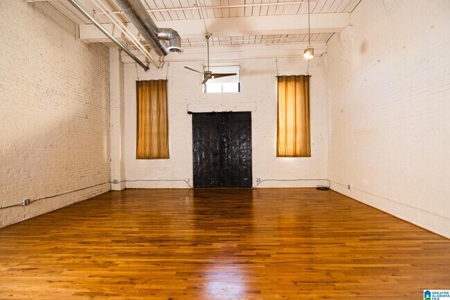 Building Photo - 2412 2nd Ave N