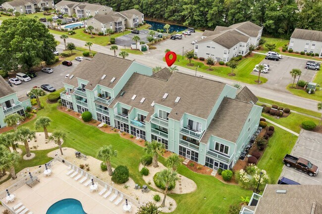 Building Photo - First Floor Seasonal Rental Available December 1, 2025-June 30, 2026-Golf Colony 40S