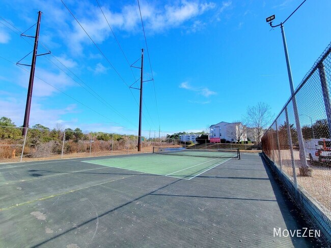 Building Photo - 713 Clearwater Ct