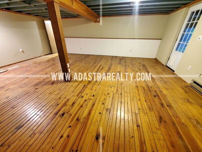 Building Photo - Beautiful Home in the Heart of Overland Pa...