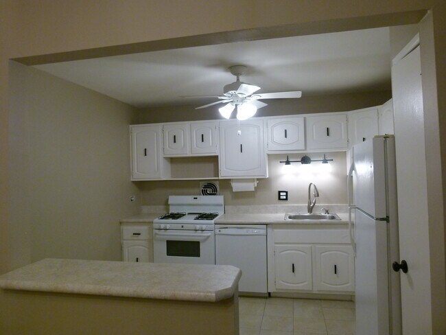 Building Photo - 535 S Cleveland Ave