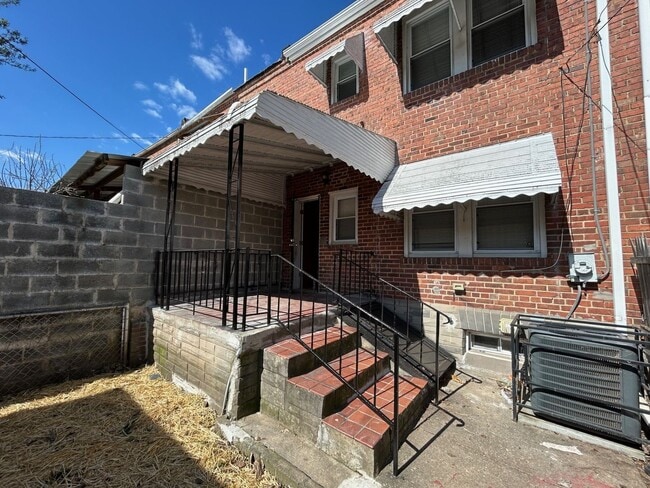 Building Photo - 3813 Brooklyn Ave