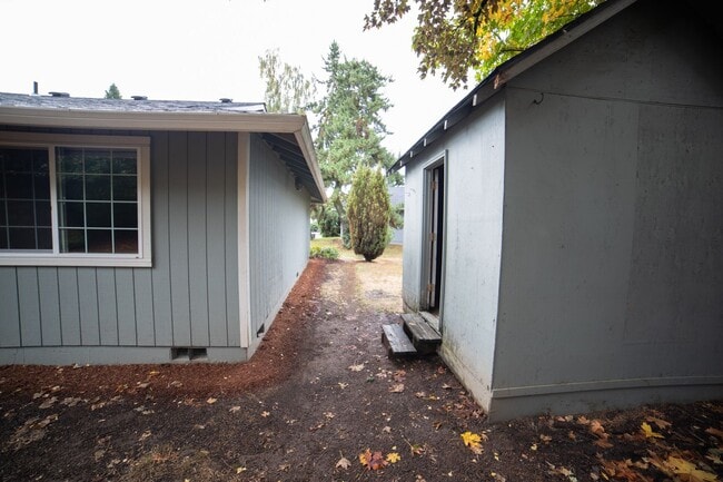 Building Photo - 3 Bedroom Home on Cul-De-Sac