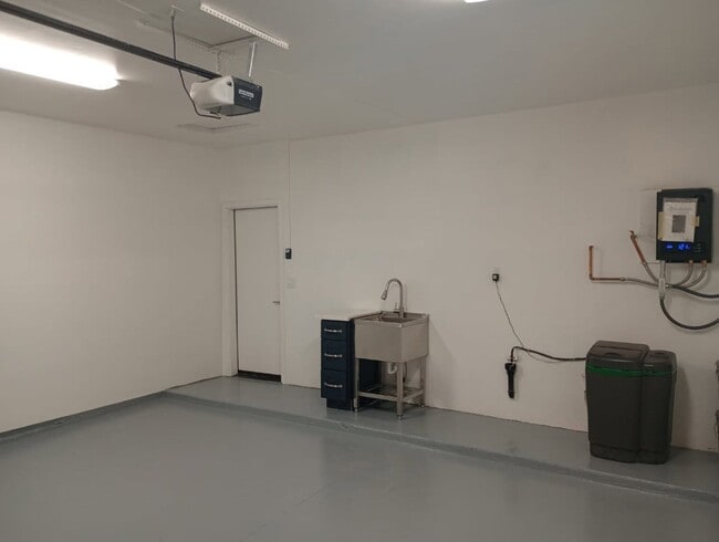 Building Photo - North D St