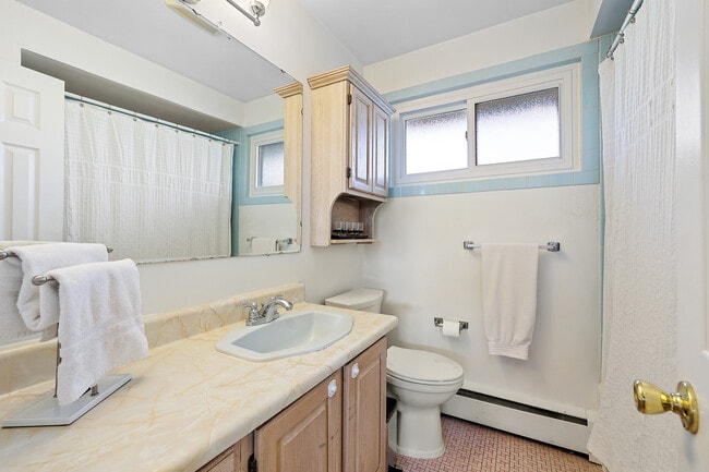 Building Photo - 10119 Farmington Dr