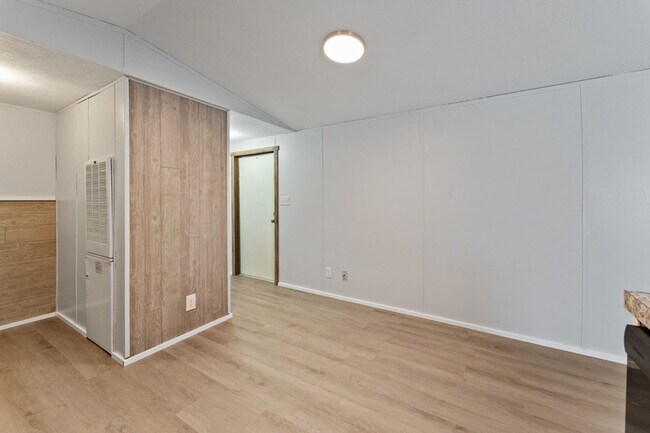 Building Photo - 109 Totem Pole Dr