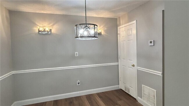 Building Photo - 1212 Utoy Springs Rd SW
