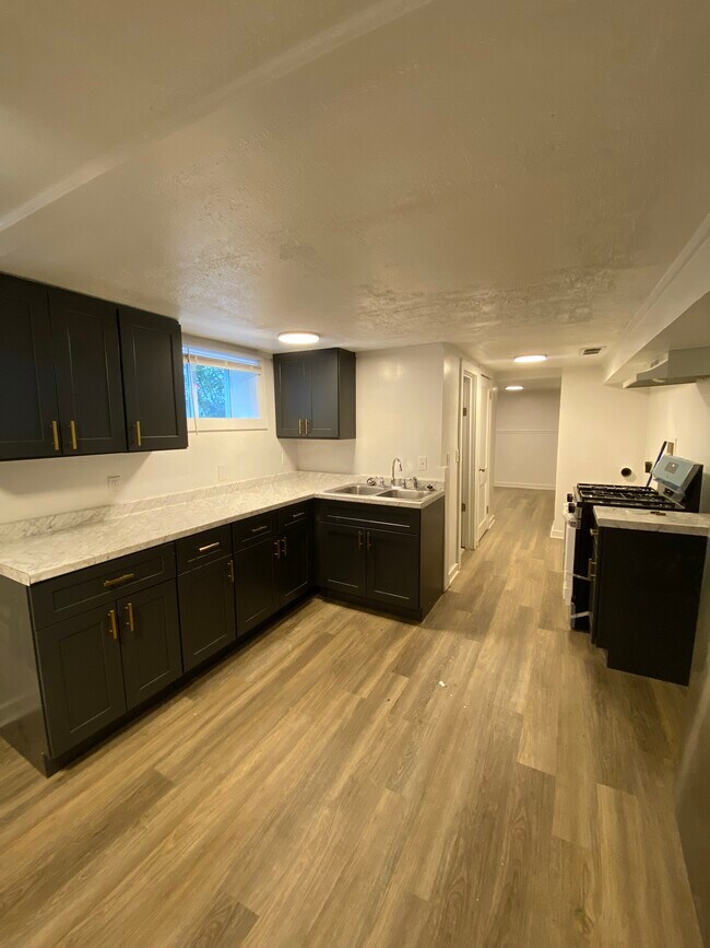 Building Photo - 4046 Taylor Blvd