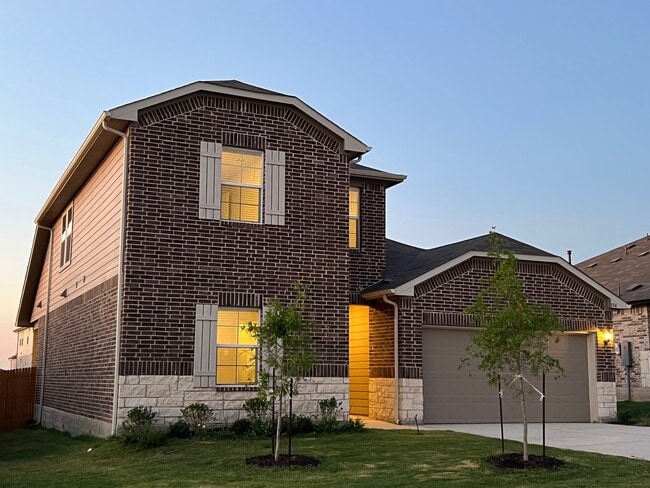 Building Photo - 154 Solitude Dr