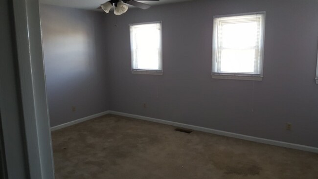 Building Photo - 483 Bramblewood Ln