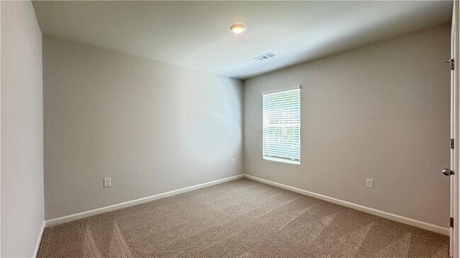 Building Photo - 61 Biltmore Pl