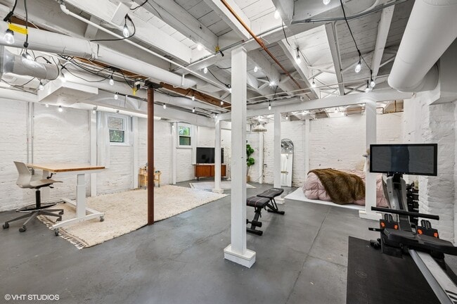 Building Photo - 730 Judson Ave
