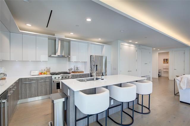 Building Photo - 3923 Cole Ave