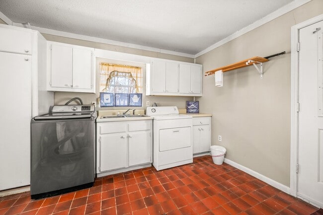 Building Photo - 139 Nantachie Dam