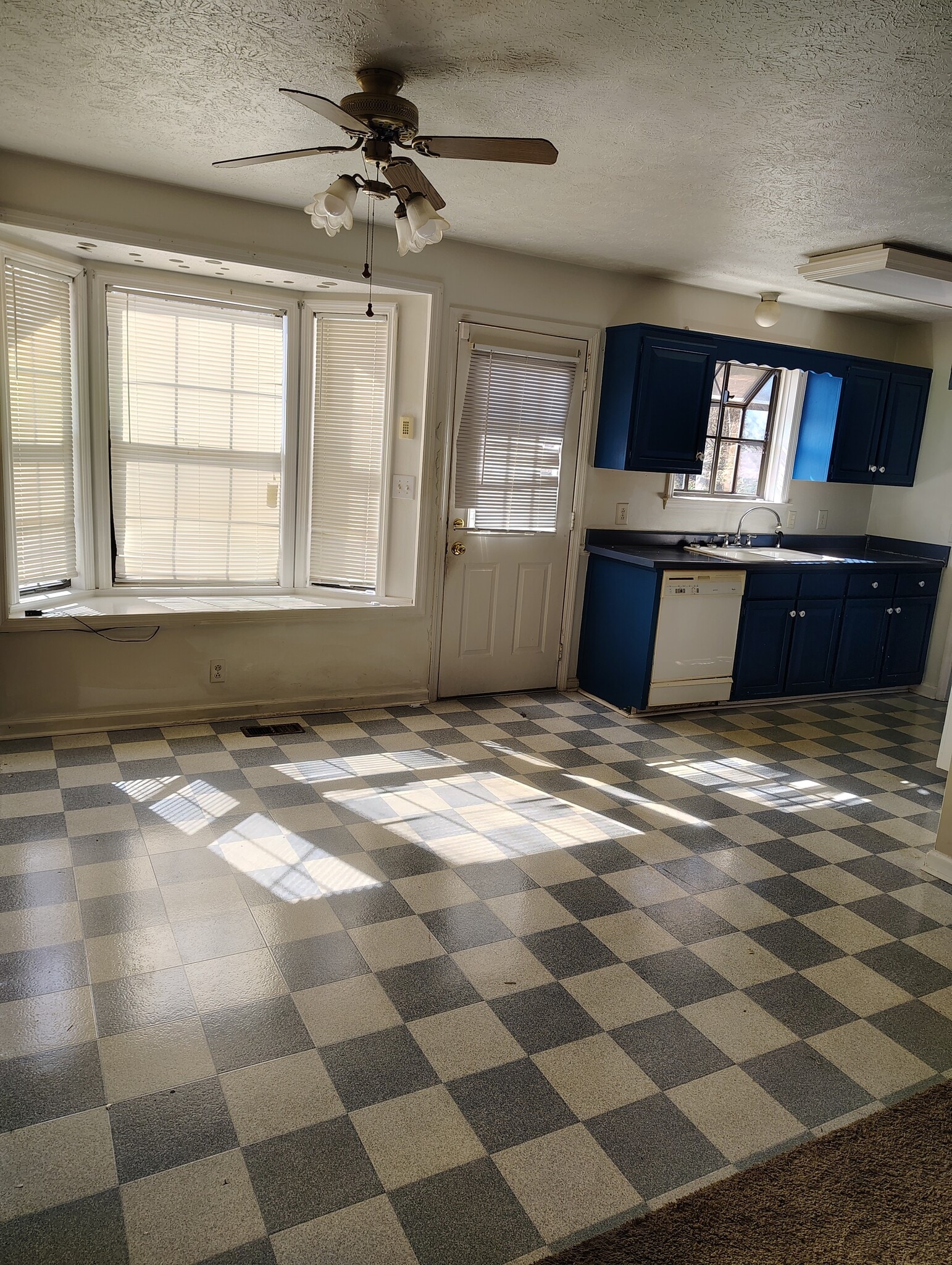 Building Photo - 109 Shady View Dr