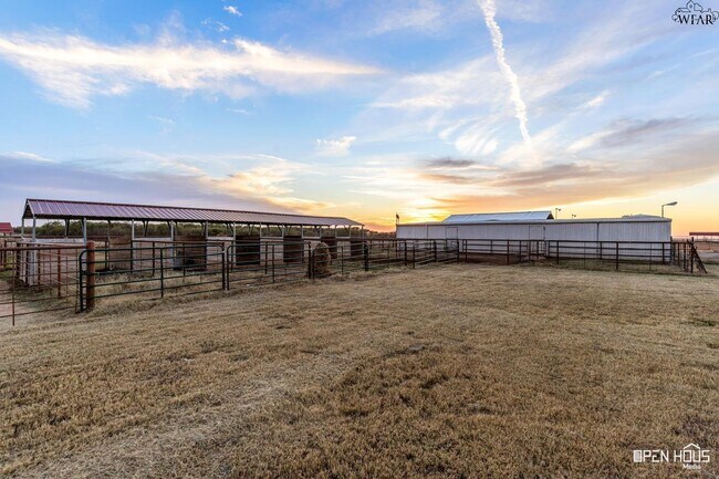 Building Photo - 5639 Johnson Rd