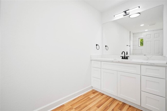 Building Photo - 205 Bolden St