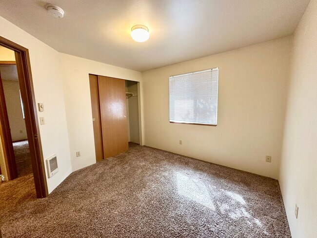 Building Photo - 808 Juniper Ave