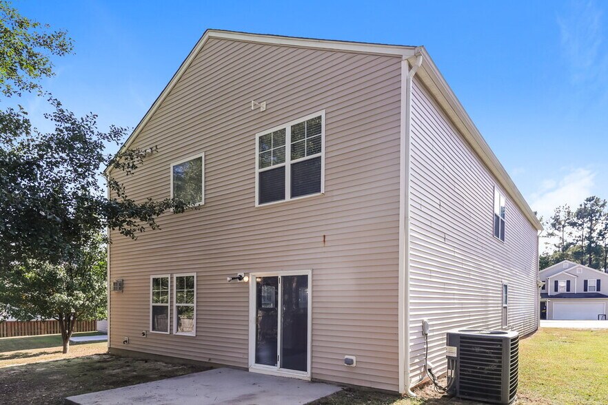 Building Photo - 3032 Van Dorn Rd
