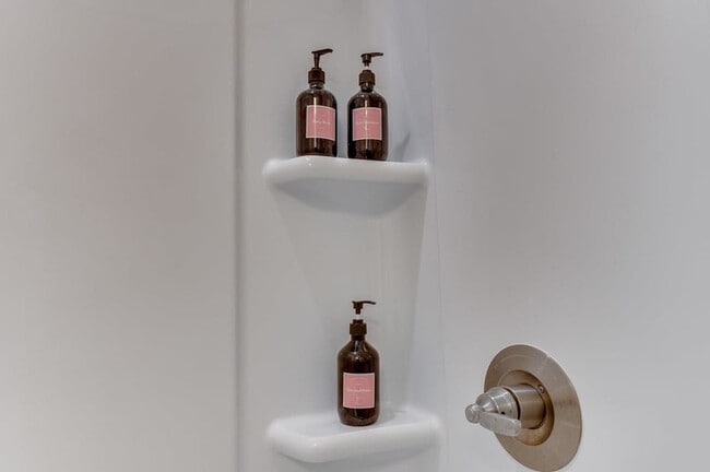 Building Photo - 4016 Bunker Dr