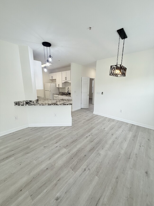 Building Photo - 129 Ashley Park Dr