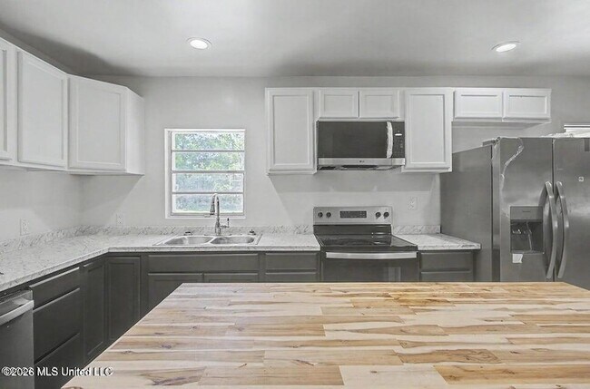 Building Photo - 9424 Daisy Vestry Rd