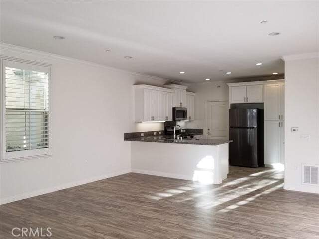 Building Photo - 74 Rose Arch