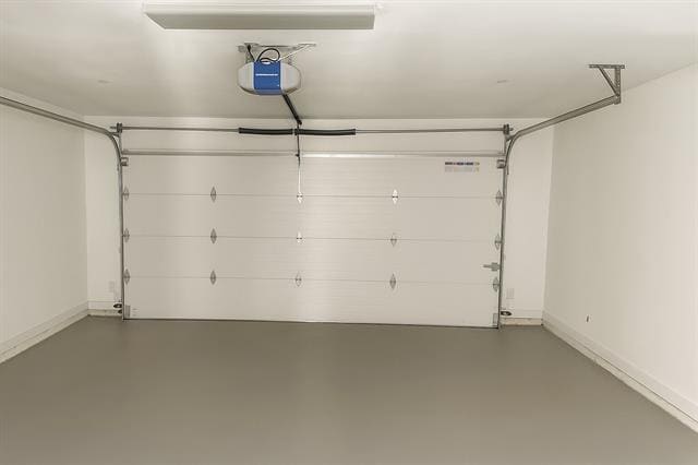 Building Photo - 1931 N Prairie Ave