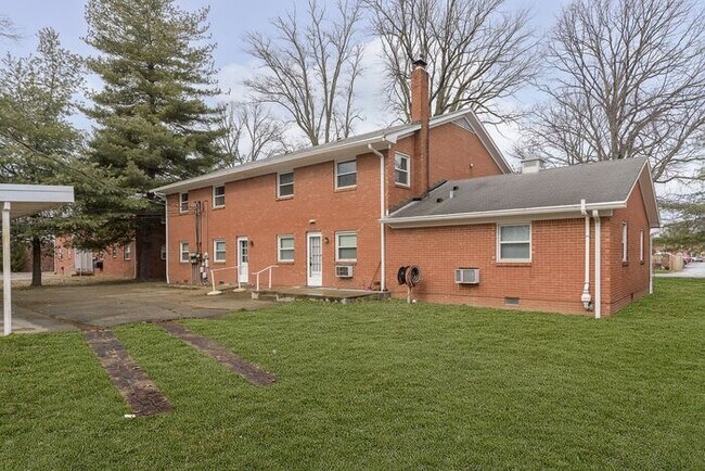 Building Photo - 5801 W 25th St