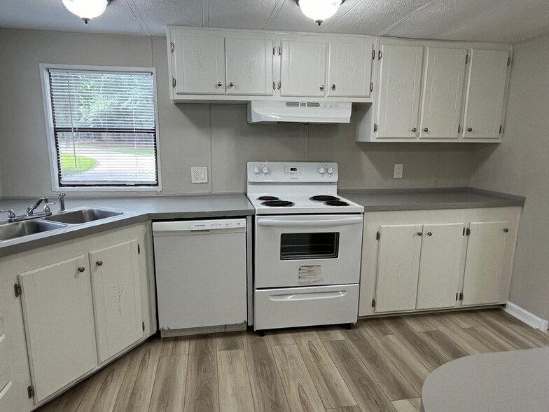 Interior Photo - Grove Point Mobile Homes