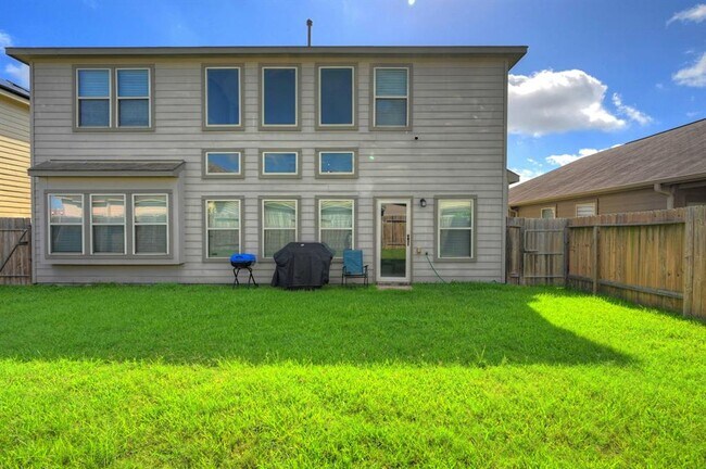 Building Photo - 5555 Casa Martin Dr