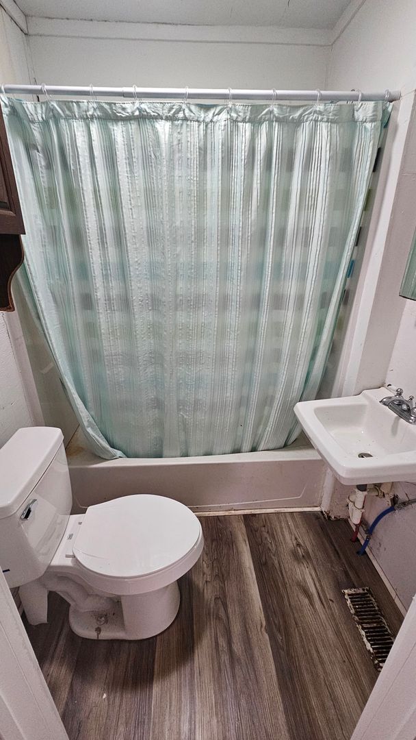 Building Photo - 490 Grand St