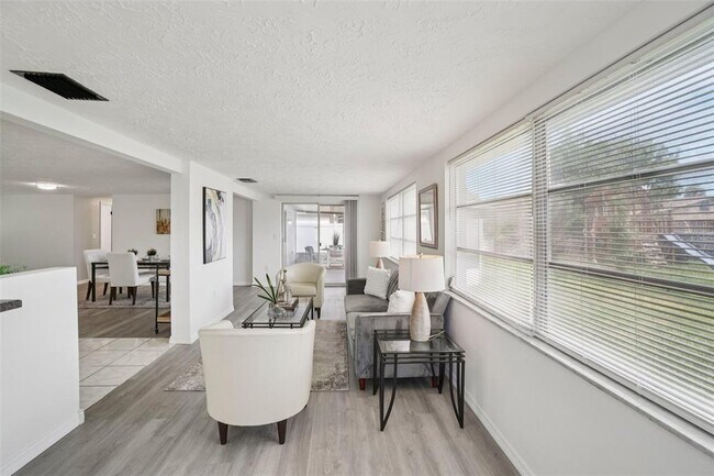 Building Photo - 3524 Cincinnati Dr