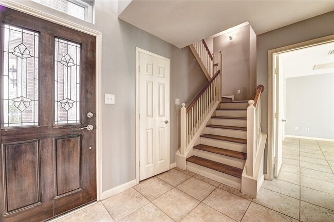 Building Photo - 1012 Rochow St