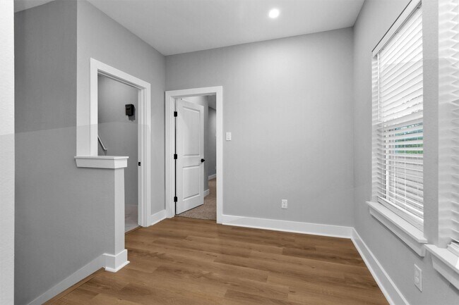Building Photo - 6918A Dumble St