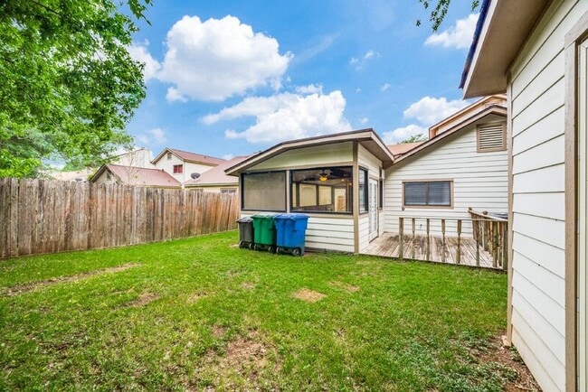 Building Photo - 6158 Valley Clf