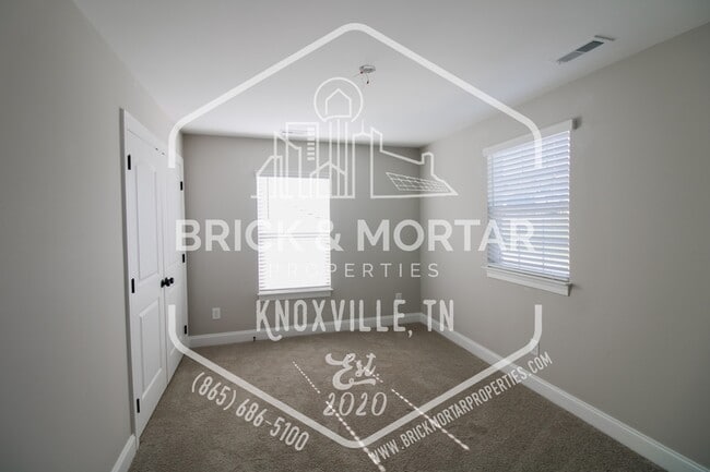 Building Photo - 1669 Spring Berry Ln