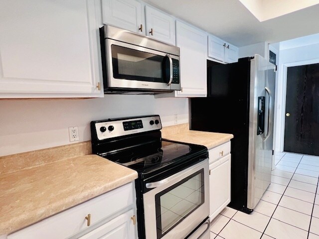 Building Photo - Elegant 3-Bed, 2-Bath Home in Prime Orland...