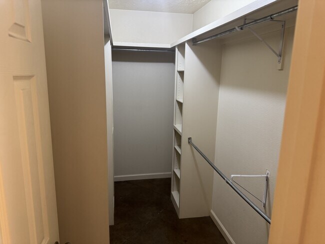 Building Photo - 2830 Longbow Ln