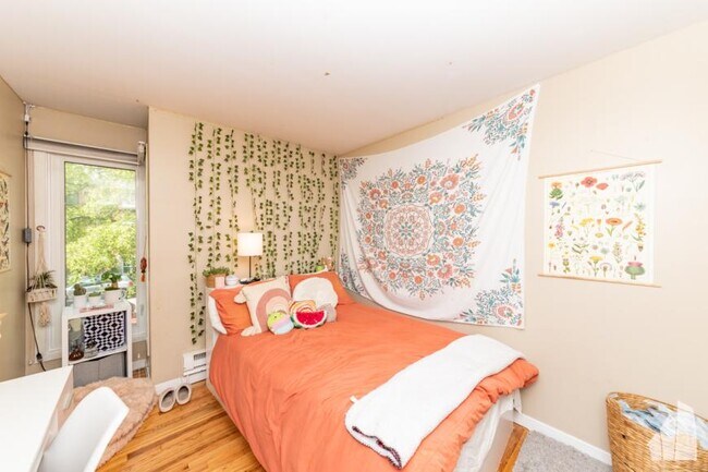Building Photo - 3 bedroom in Chicago IL 60614