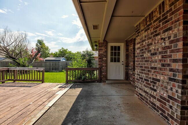 Building Photo - 509 Finch St