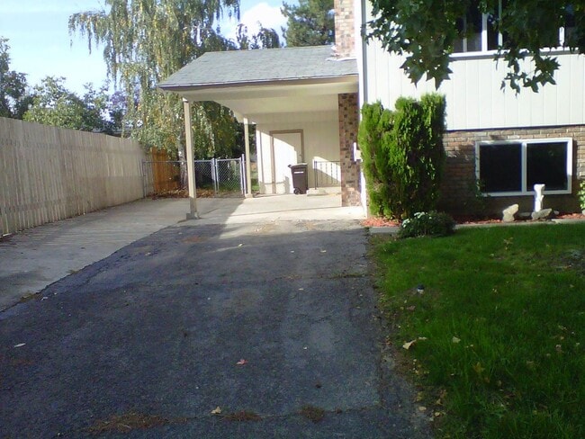 Building Photo - House located in West Valley