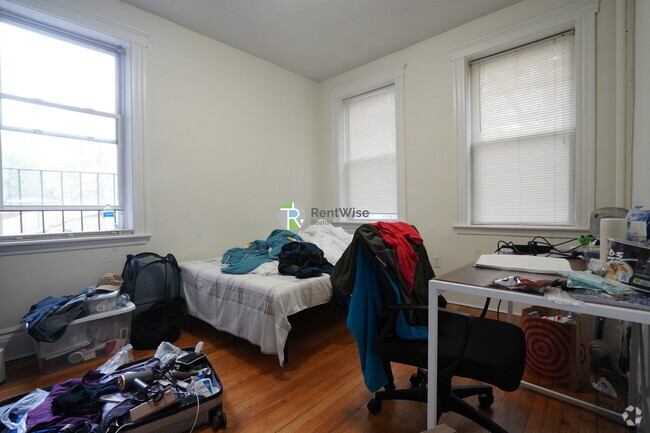 Building Photo - 6 Camelot Ct