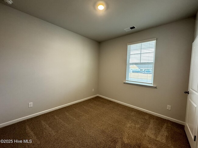 Building Photo - 2084 Willowleaf Dr