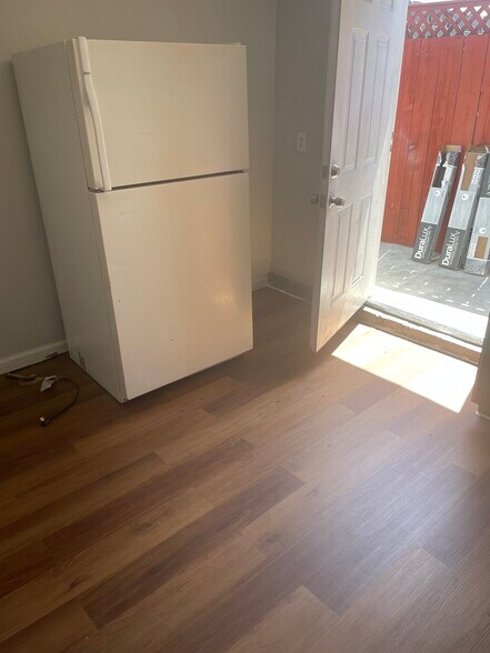 Kitchen - 1611 103rd Ave