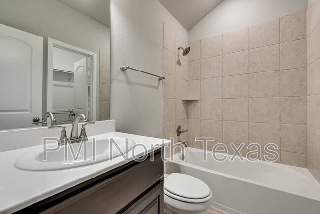 Building Photo - 1411 Warringwood Dr