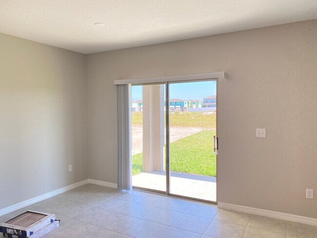 Building Photo - 7049 Samuel Ivy Dr